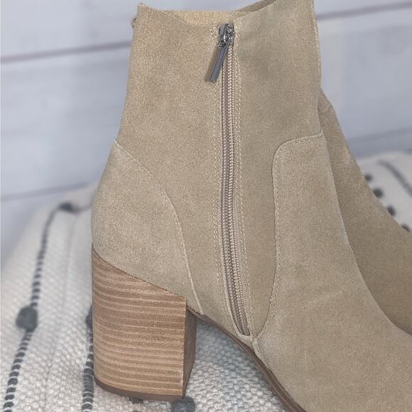 Steve Madden Calabria Suede Block Heel Ankle Boots Sand Tan Women's Size 10 M - Picture 7 of 12